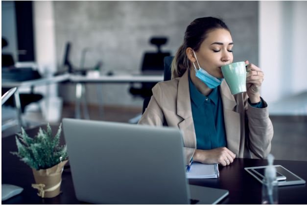 What Are Easy Stretches for Desk Workers