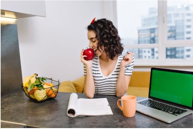 How to Prevent Eye Strain From Screen Time